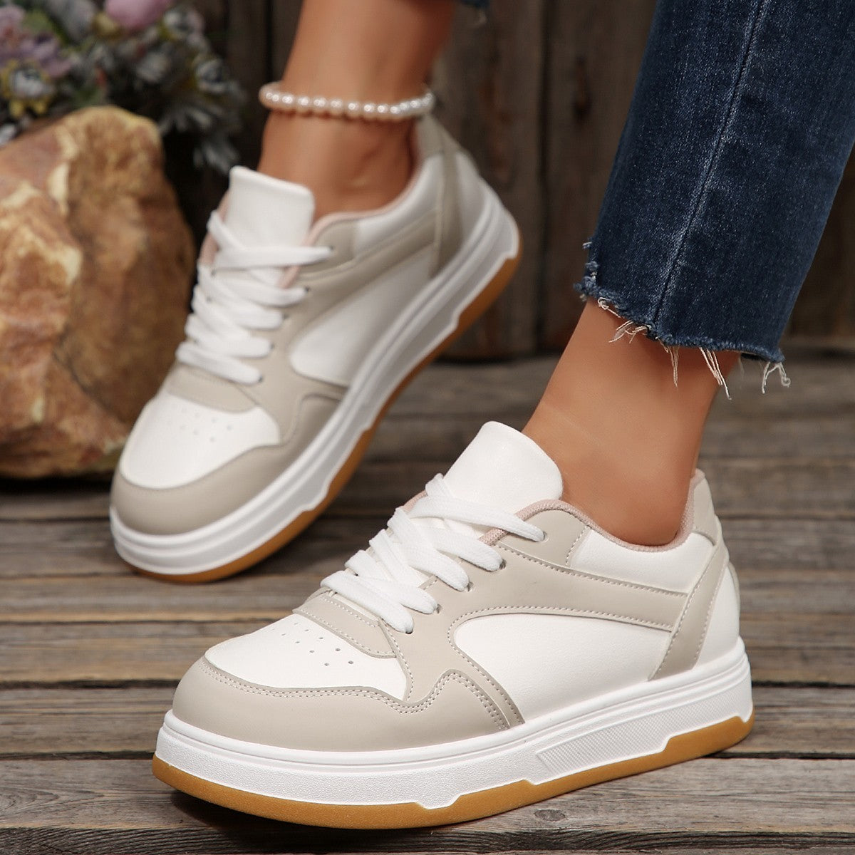 Women’s Thick-soled Low-top Casual Sneakers