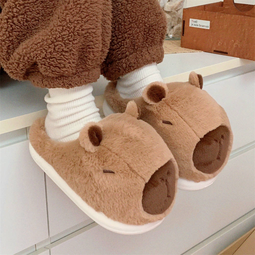 Women’s Slip-On Slippers Plush Motif