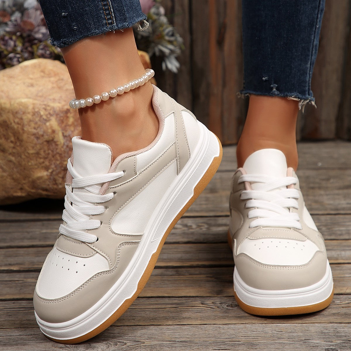 Women’s Thick-soled Low-top Casual Sneakers