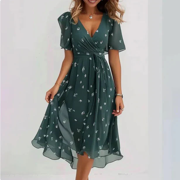 Chic midi dress with short sleeves