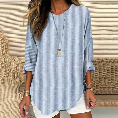Long-sleeved top with striped pattern and loose fit